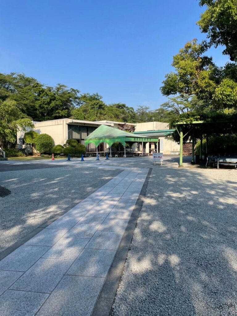 高尾墓園の境内