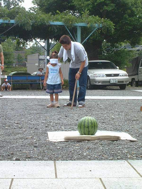 子供会とスイカ割り