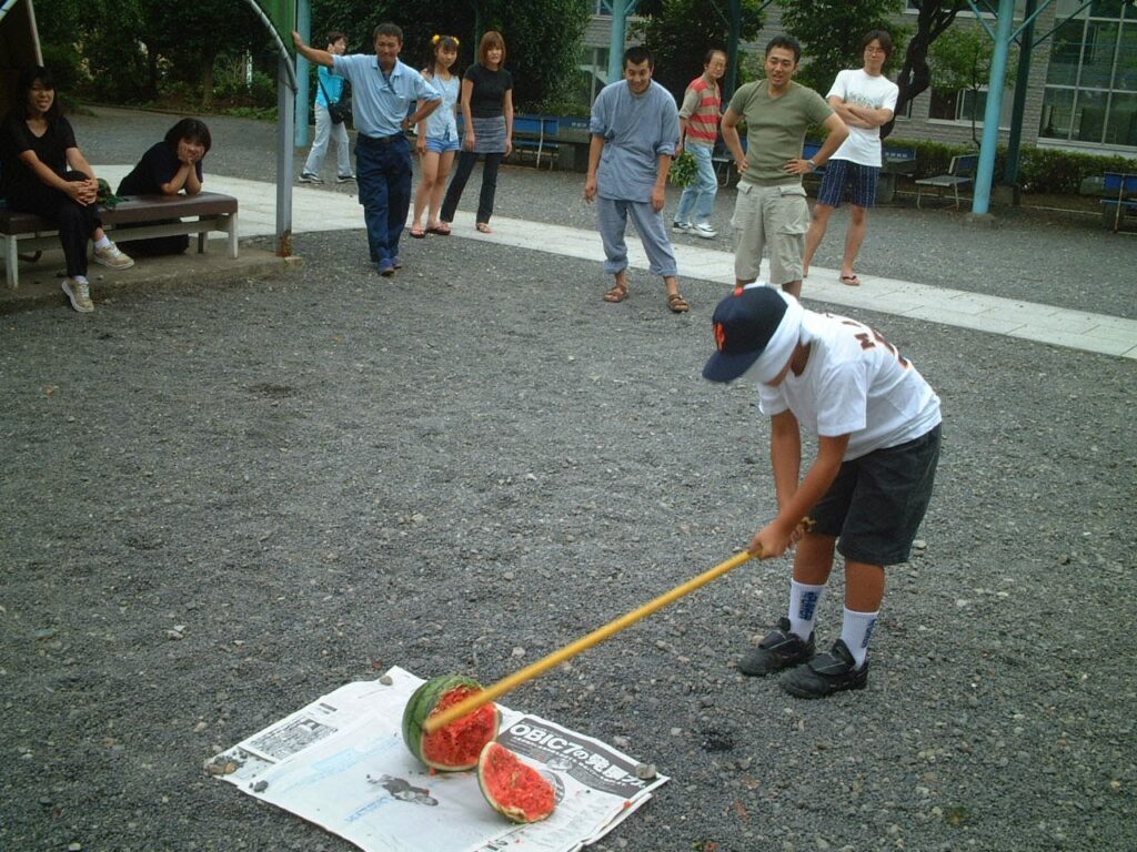子供会とスイカ割り