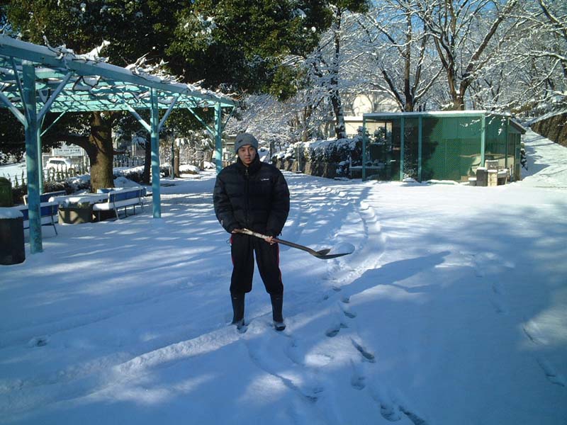 高尾墓園の雪かき